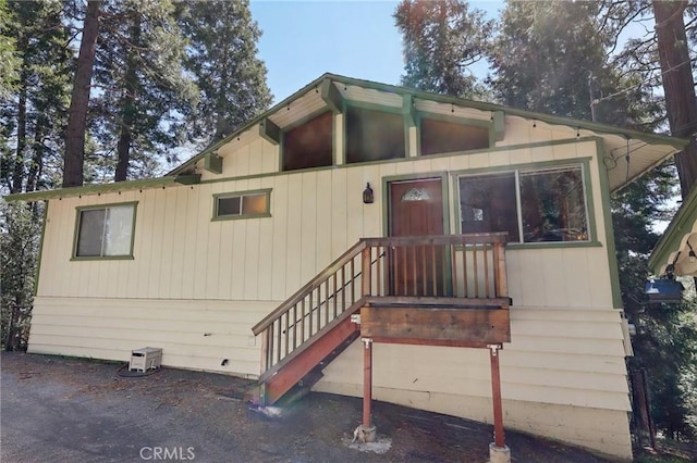 24514 Albrun Dr, Crestline, CA 92325 - view of front facade