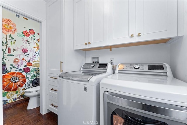 2618 N Louise St, Santa Ana, CA 92706 - clothes washing area with washer and clothes dryer