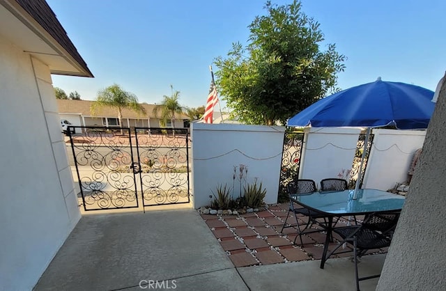 25813 Sandy Lodge Rd, Menifee, CA 92586 - view of patio / terrace with outdoor dining space