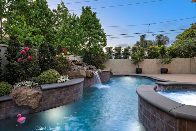 530 Kings Rd, Newport Beach, CA 92663 - view of swimming pool with a pool with connected hot tub