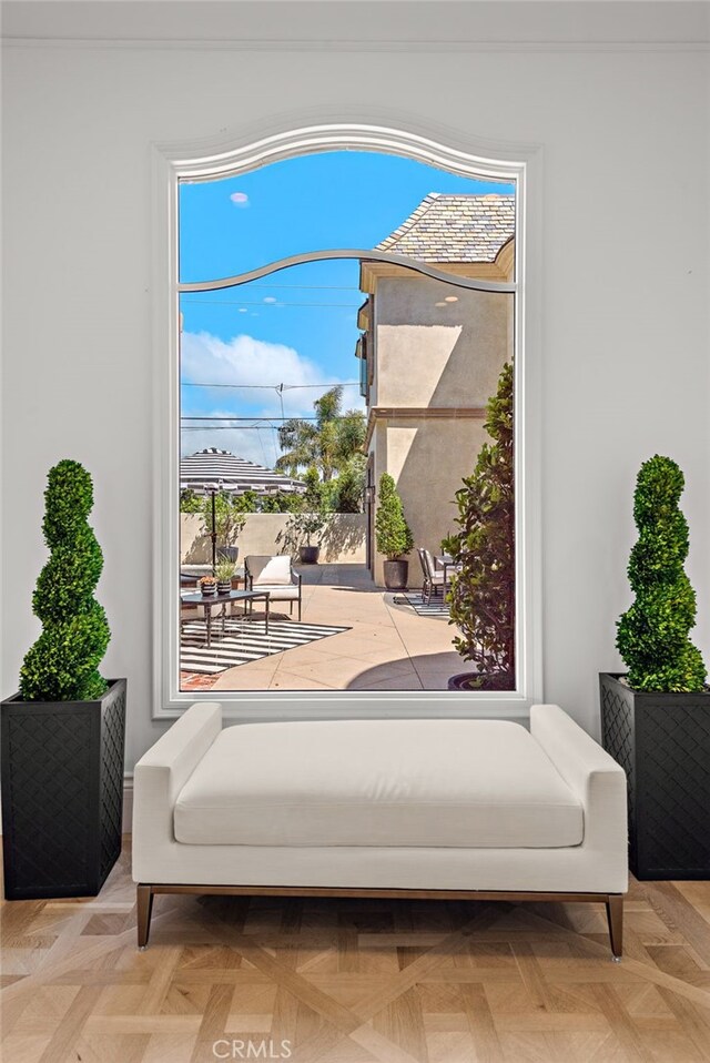 530 Kings Rd, Newport Beach, CA 92663 - living area featuring plenty of natural light