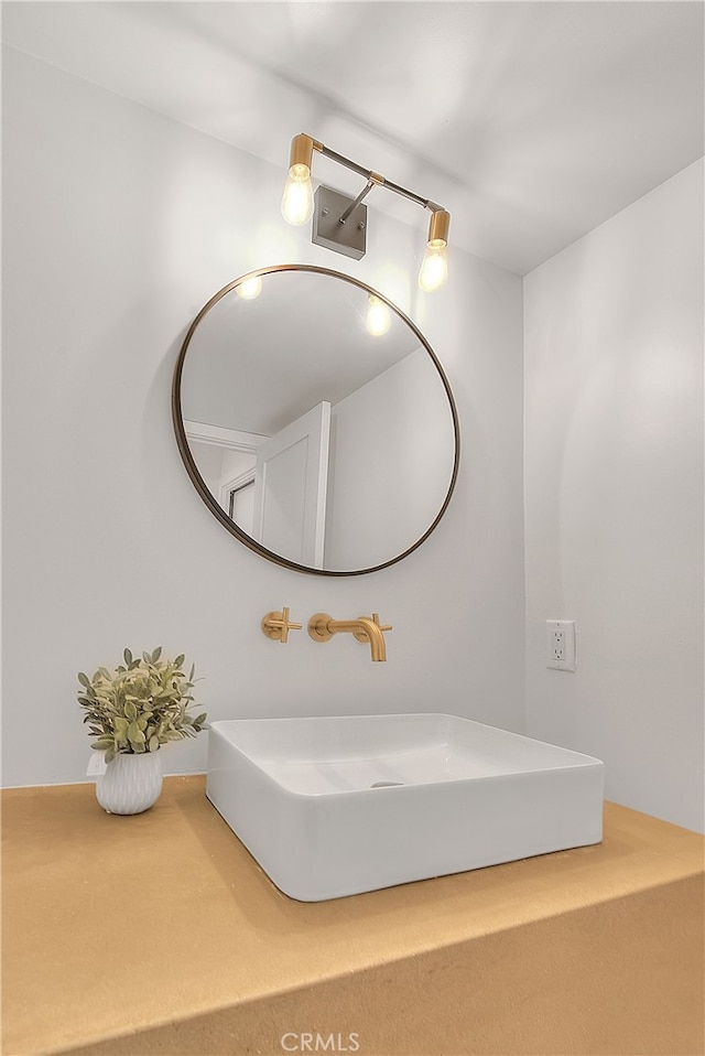 27 Burriana, San Clemente, CA 92672 - bathroom featuring a sink