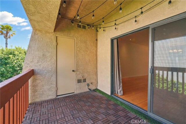 2101 E 21st St Unit 310, Signal Hill, CA 90755 - view of patio / terrace with a balcony