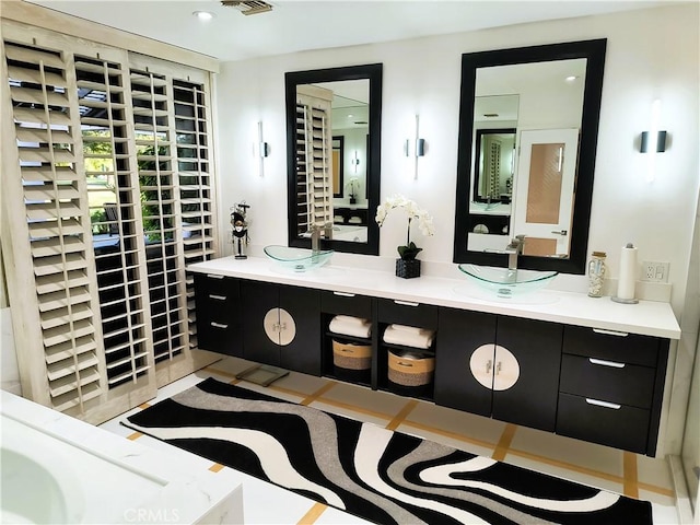 6 Whittier Ct, Rancho Mirage, CA 92270 - bathroom with double vanity