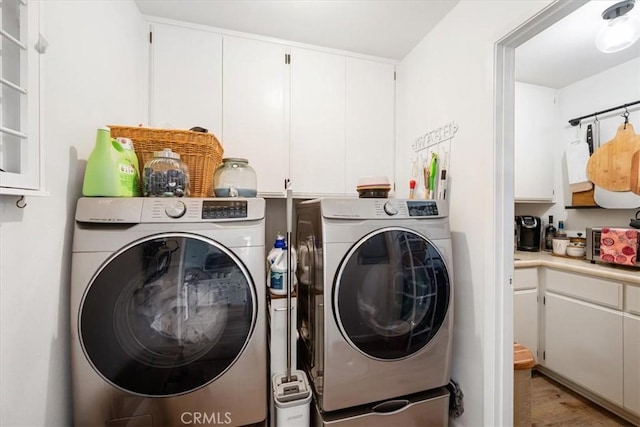 1762 Southfork Pl, Paso Robles, CA 93446 - laundry room featuring separate washer and dryer and wood finished floors