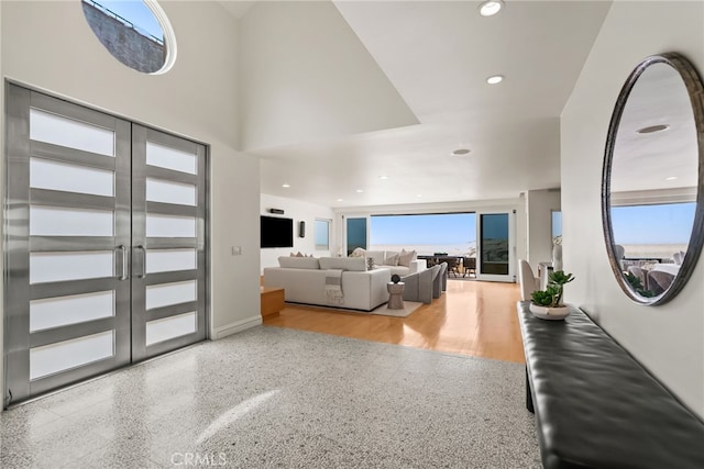 1554 E Oceanfront, Newport Beach, CA 92661 - living area with recessed lighting