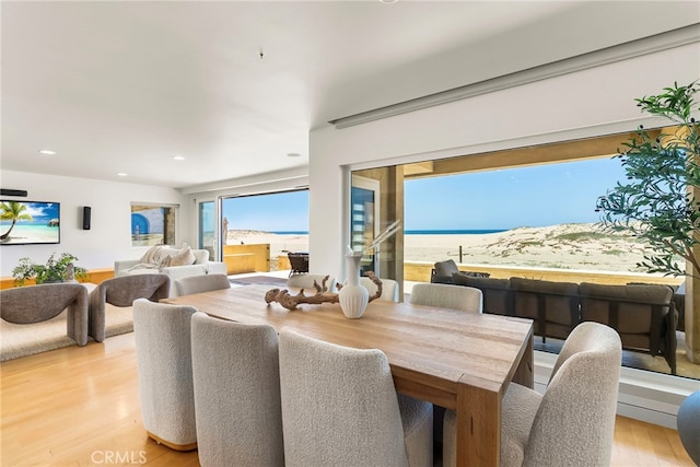 1554 E Oceanfront, Newport Beach, CA 92661 - dining area featuring light wood-type flooring and recessed lighting