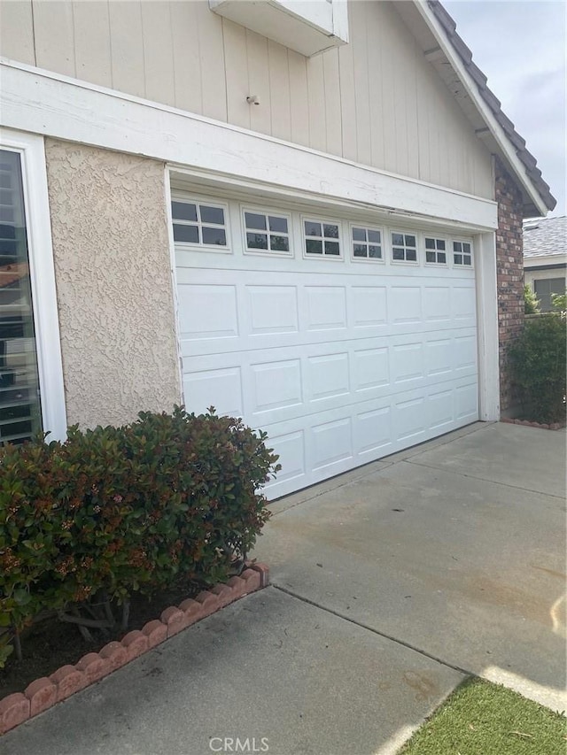 10815 Cherry Hls, Cherry Valley, CA 92223 - garage with concrete driveway