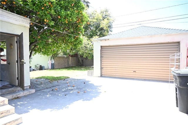 9529 Annetta Ave, South Gate, CA 90280 - view of detached garage