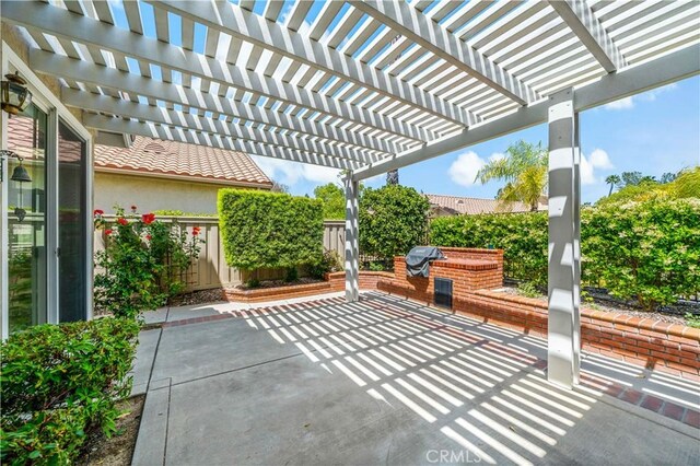 40686 Via Jalapa, Murrieta, CA 92562 - view of patio featuring a fenced backyard and a pergola