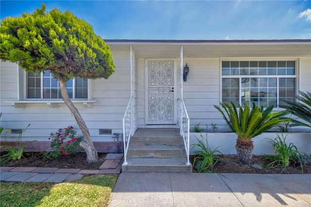 8873 Coolhurst Dr, Pico Rivera, CA 90660 - entrance to property with crawl space
