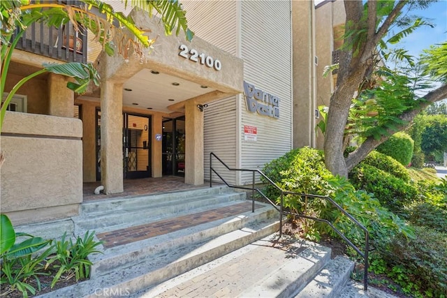 22100 Burbank Blvd Unit 150F, Woodland Hills, CA 91367 - view of property entrance