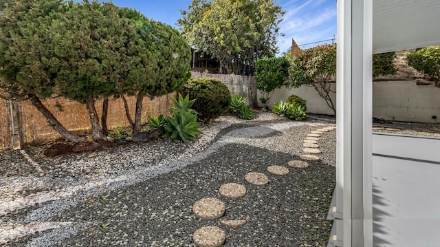 3317 Buena Hills Dr, Oceanside, CA 92056 - view of yard featuring fence