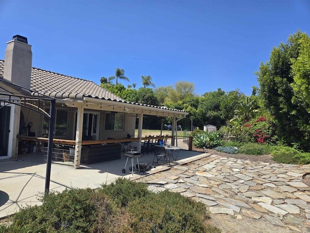 2521 Lynn Way, Vista, CA 92081 - view of patio / terrace