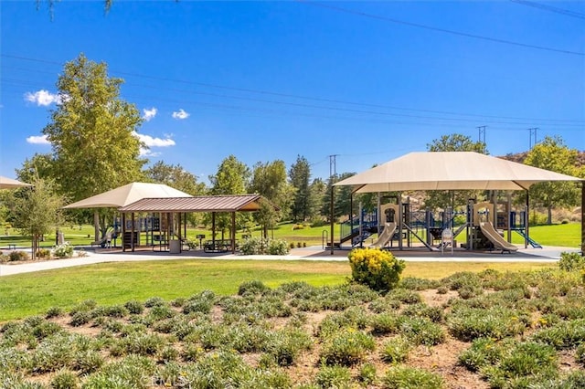 28613 Apricot Pl, Valencia, CA 91390 - surrounding community with a yard and a gazebo