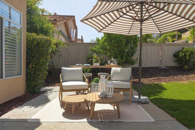 3044 Casmeg Way, El Cajon, CA 92019 - fenced backyard with a patio