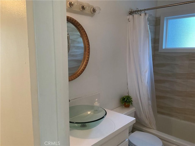 6301 Coldwater Canyon Ave Unit 13, North Hollywood, CA 91606 - bathroom with toilet, vanity, and shower / bath combination with curtain