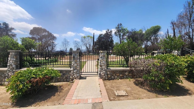 2271 Maiden Ln, Altadena, CA 91001