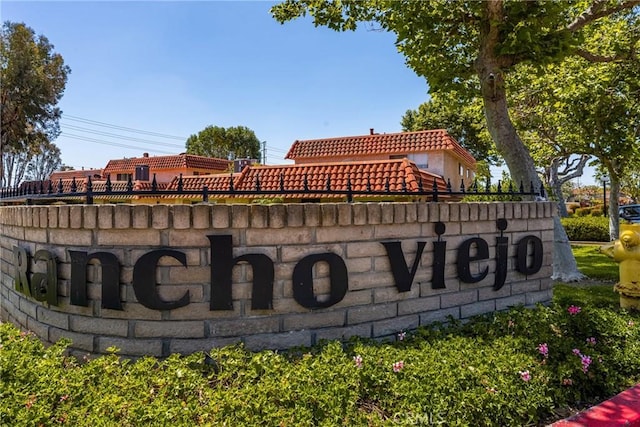 25388 Via Verde Unit 4, Lake Forest, CA 92630 - community / neighborhood sign featuring fence