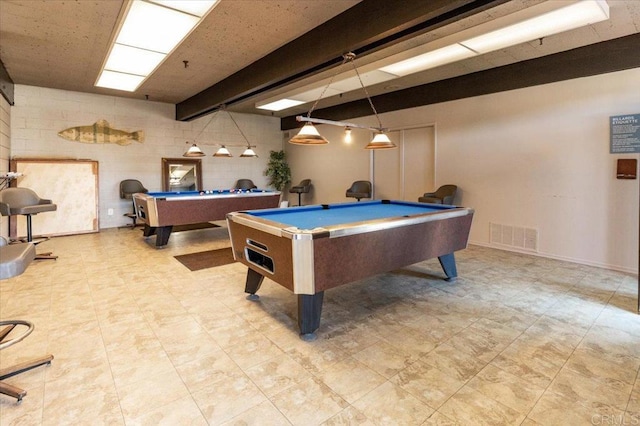 playroom featuring pool table