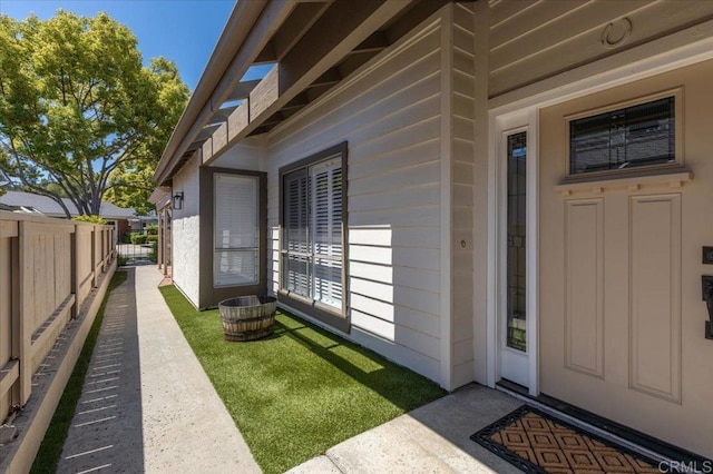 entrance to property with fence