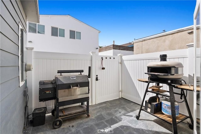 315 Lugonia St, Newport Beach, CA 92663 - view of patio with fence and a gate
