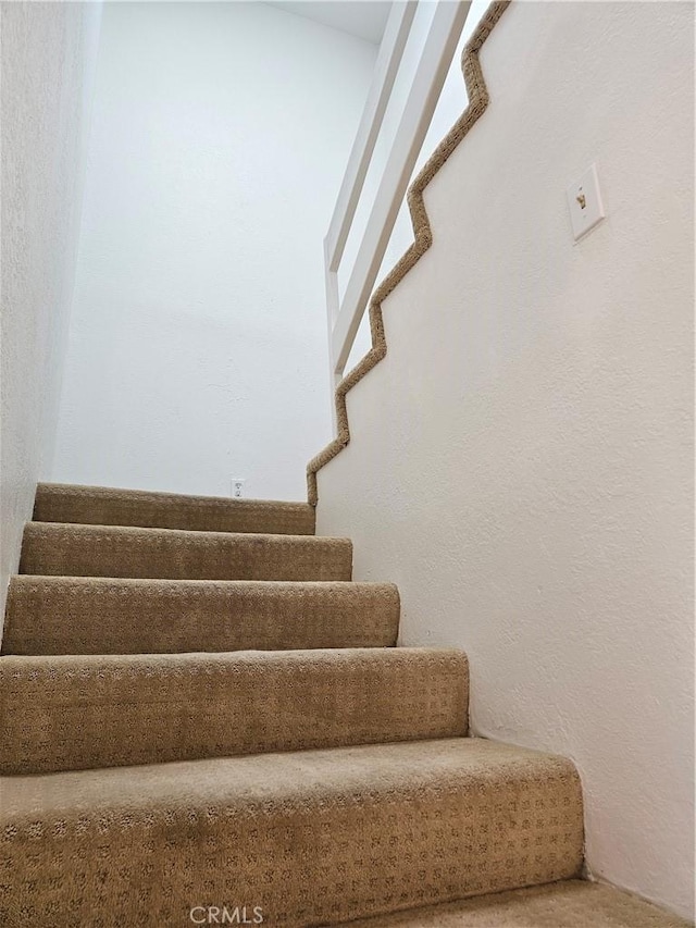 7019 Chimineas Ave, Reseda, CA 91335 - view of stairs
