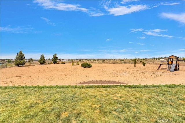 5824 White Fox Trl, Phelan, CA 92371 - view of green lawn