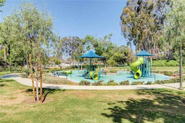 22492 Eloise Dr, Lake Forest, CA 92630 - community jungle gym with a yard