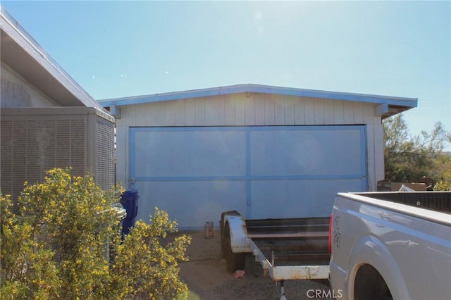 3776 Warren Vista Ave, Yucca Valley, CA 92284 - garage with washer / dryer