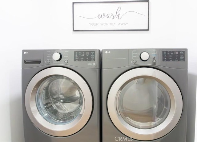 539 Avon Ave, Pasadena, CA 91105 - laundry area featuring washer and dryer and mail area