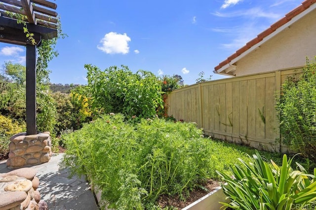 1707 Willowhaven Rd, Encinitas, CA 92024 - view of yard with fence