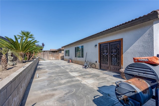5801 S Moonstone Peak Dr, Bakersfield, CA 93313 - view of patio featuring fence