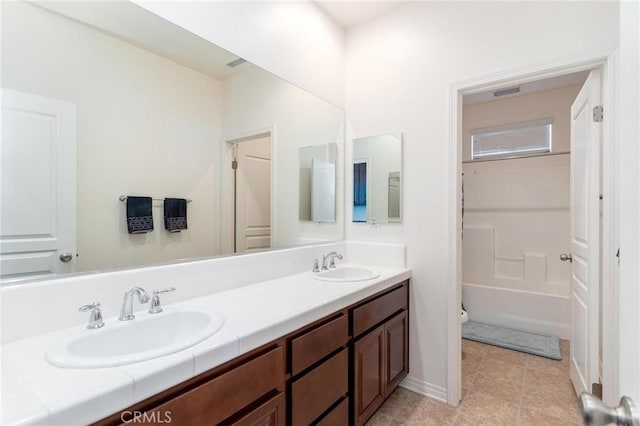 28465 Port Cv, Menifee, CA 92585 - full bath featuring double vanity and tile patterned flooring
