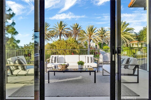 4335 Chaumont Rd, Woodland Hills, CA 91364 - view of entryway