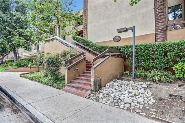 460 Oak St Unit 316, Glendale, CA 91204 - view of community featuring stairs
