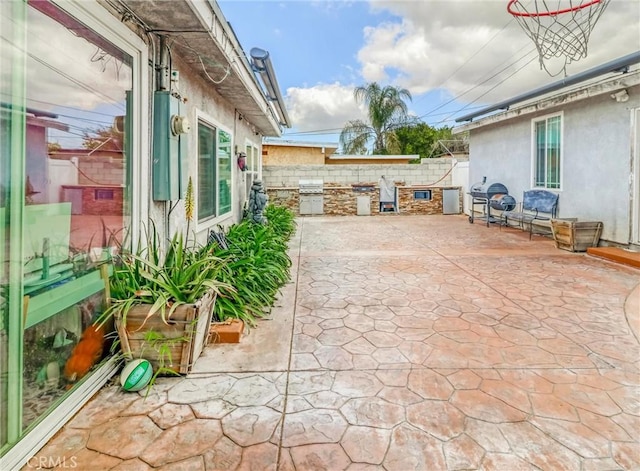 1401 W 165th St, Compton, CA 90220 - fenced backyard featuring a patio and a grill