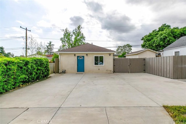 1411 Coolidge Ave, Pasadena, CA 91104 - view of patio featuring a gate