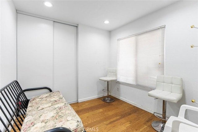 14881 Hawthorne Ave, Fontana, CA 92335 - sitting room featuring light wood finished floors, recessed lighting, and baseboards