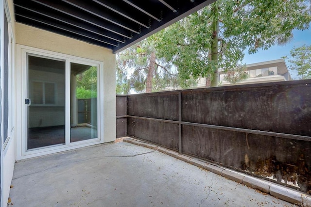 1307 Caminito Gabaldon Unit B, San Diego, CA 92108 - view of patio with fence