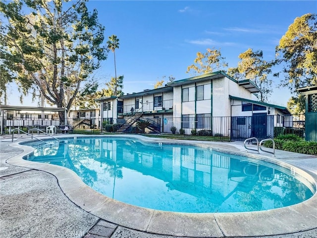 1735 E Washington St Unit B28, Colton, CA 92324 - community pool featuring stairway