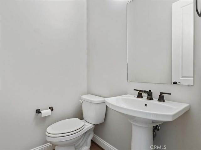 920 Trail View Pl, Nipomo, CA 93444 - bathroom featuring baseboards and toilet