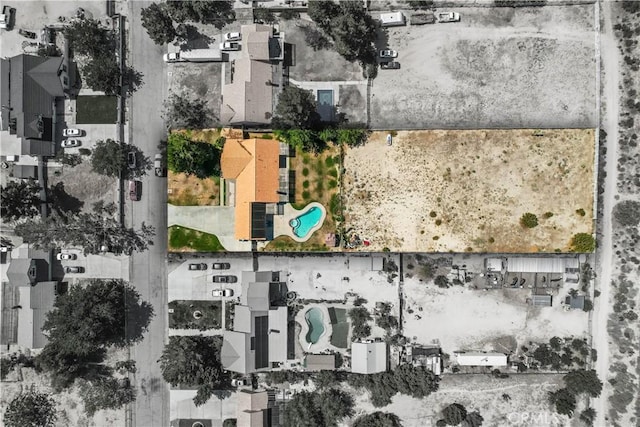 35823 48th St E, Palmdale, CA 93552 - bird's eye view of a pool