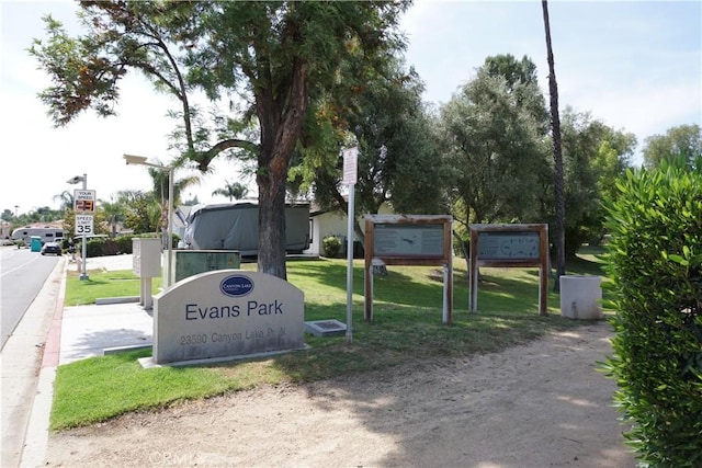 23618 Canyon Lake Dr N, Canyon Lake, CA 92587 - surrounding community featuring a yard