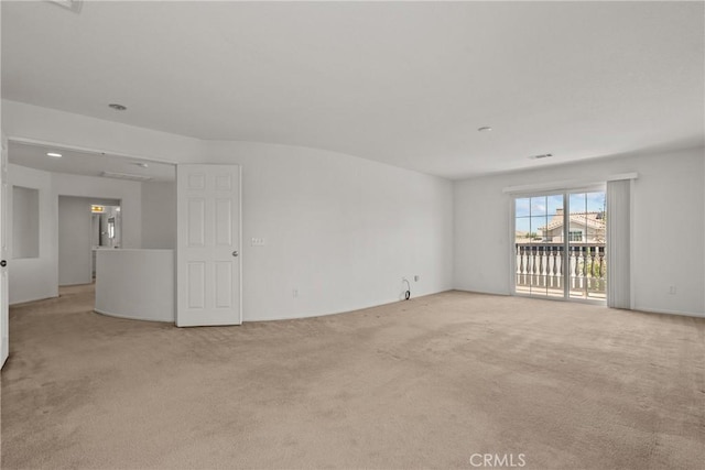 5564 Capri Ct, Palmdale, CA 93552 - unfurnished room with light carpet