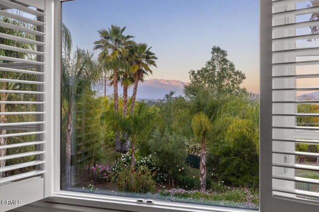 12986 Macdonald Dr, Ojai, CA 93023 - detailed view of a mountain view
