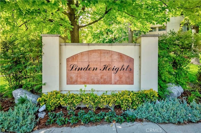 4200 Via Arbolada Unit 123, Los Angeles, CA 90042 - view of community sign