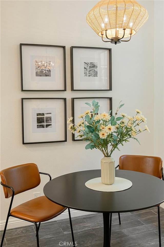 13385 Savanna, Tustin, CA 92782 - dining area featuring a chandelier and baseboards
