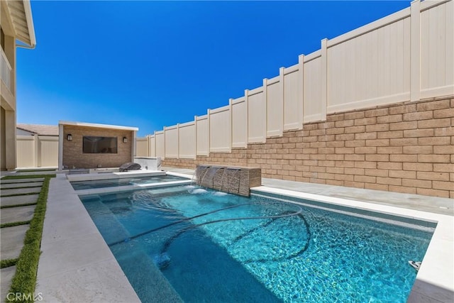 39494 Sagewood Rdg, Temecula, CA 92591 - view of pool with a fenced backyard
