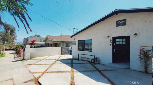 606608 Fairview Ave, Los Angeles, CA 90033 - view of patio / terrace with fence
